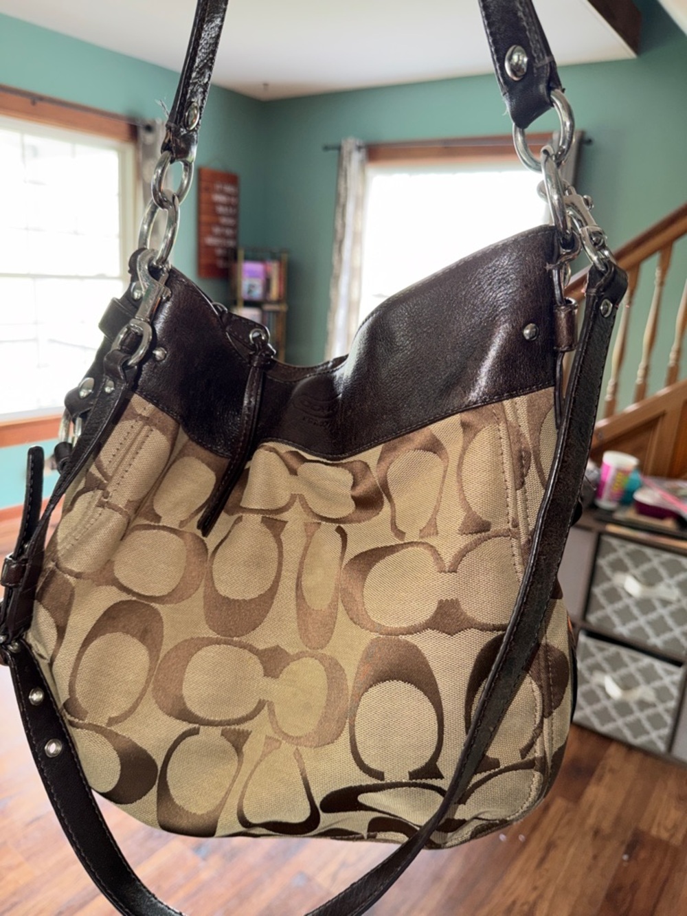 Coach Signature Canvas Shoulder Bag in Beige and Dark Brown-vintage - Picture 4 of 8